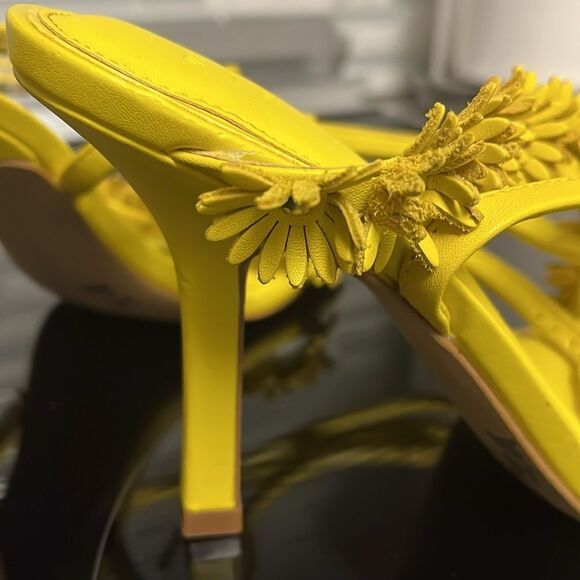 Gianni Bini Bekkah Daisy Leather Square Toe Dress Sandals Size 5M - Picture 3 of 5